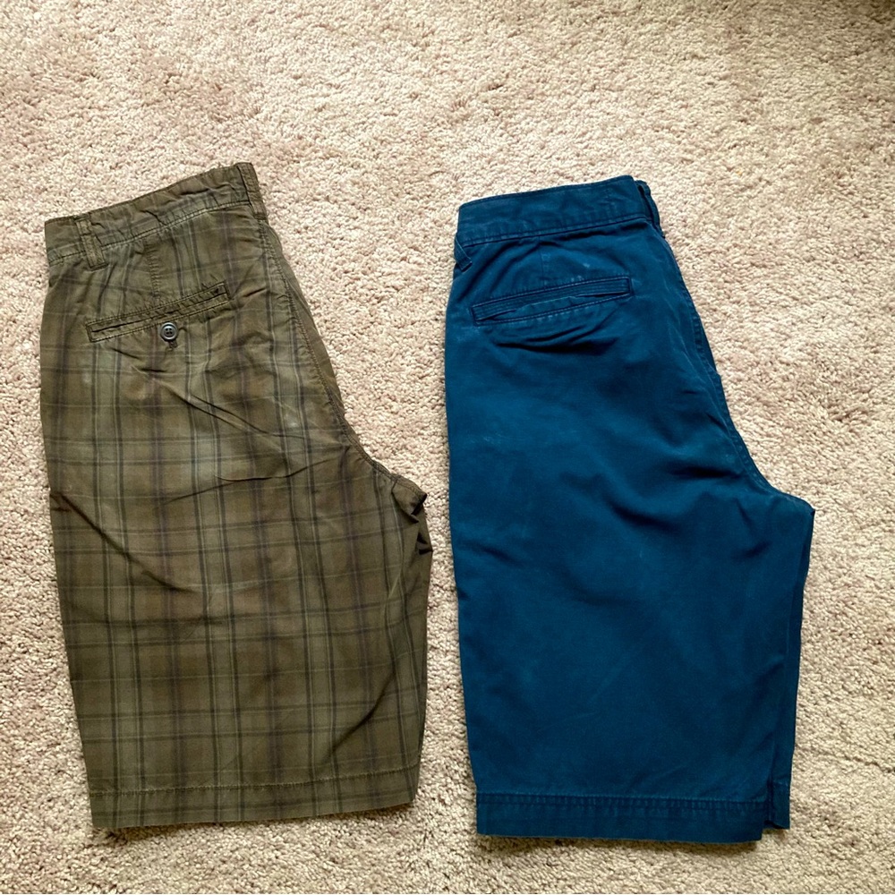 Gap And G&M Lot Of 2 Shorts Men’s 30 Plaid Brown Plain Blue Formal With Pockets